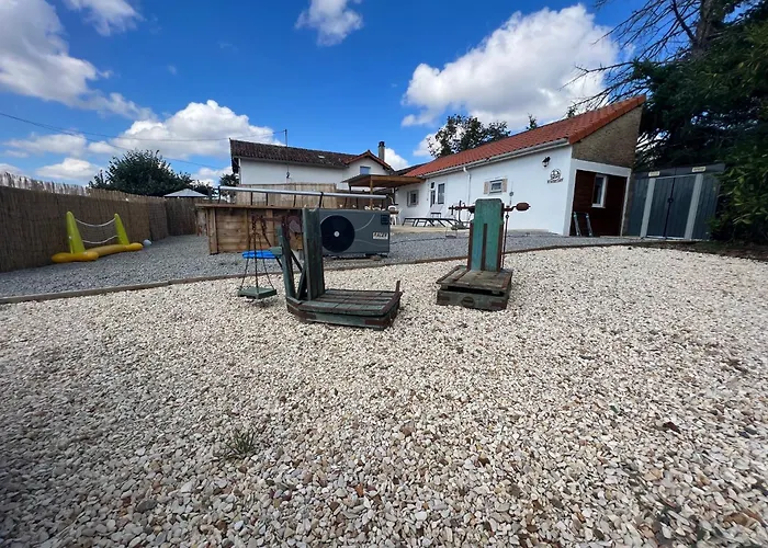 Le Douillet - The Snug-Couples Retreat
