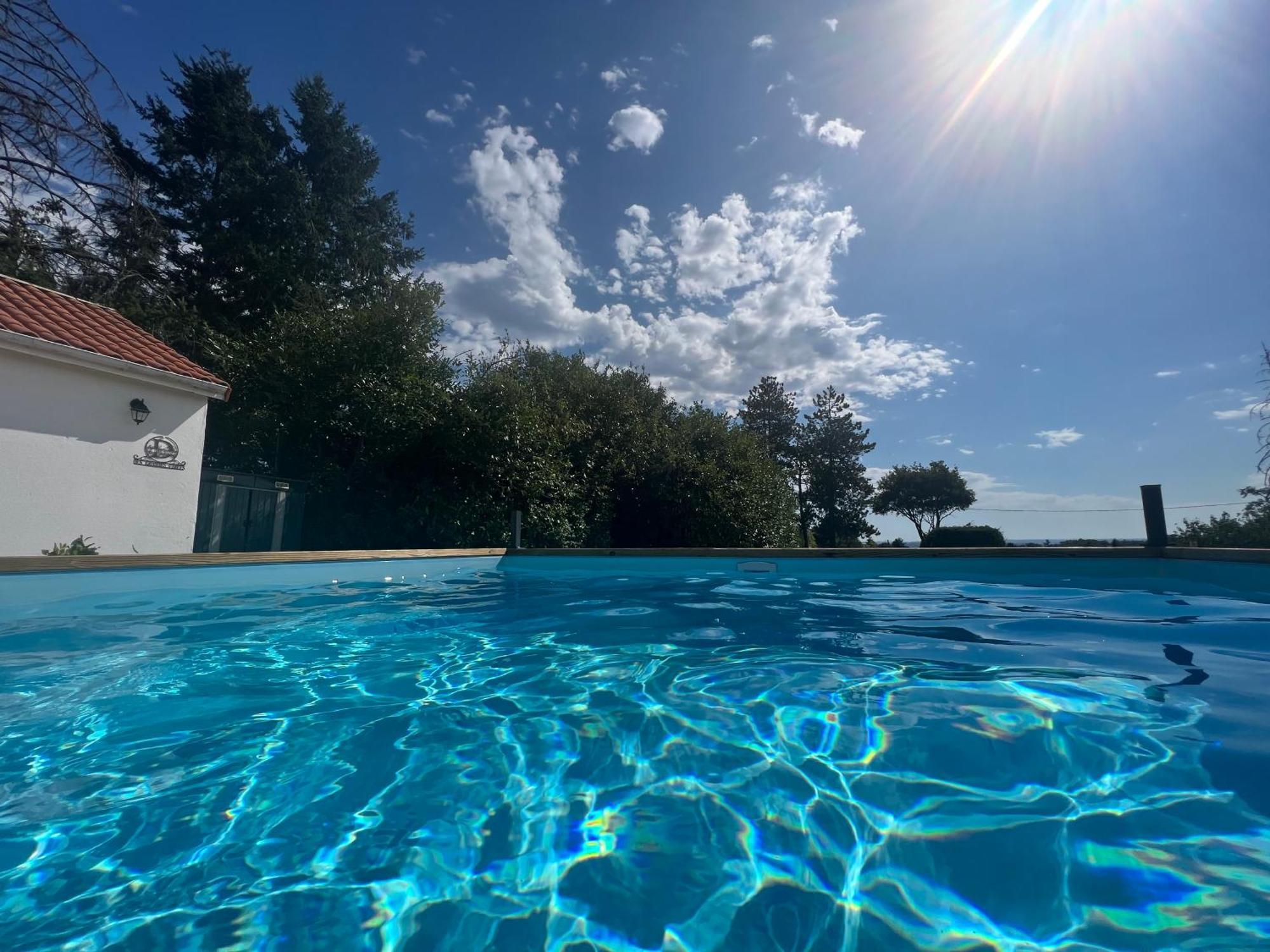 Le Douillet - The Snug-couples Retreat Hébergement de vacances Exideuil-sur-Vienne